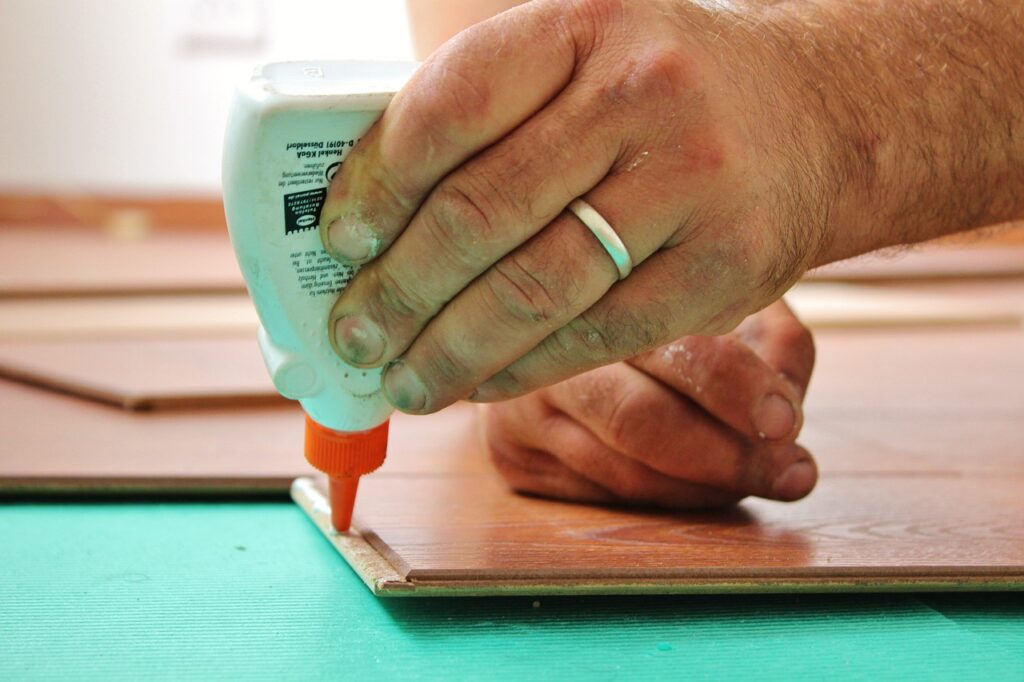 glues and glue guns